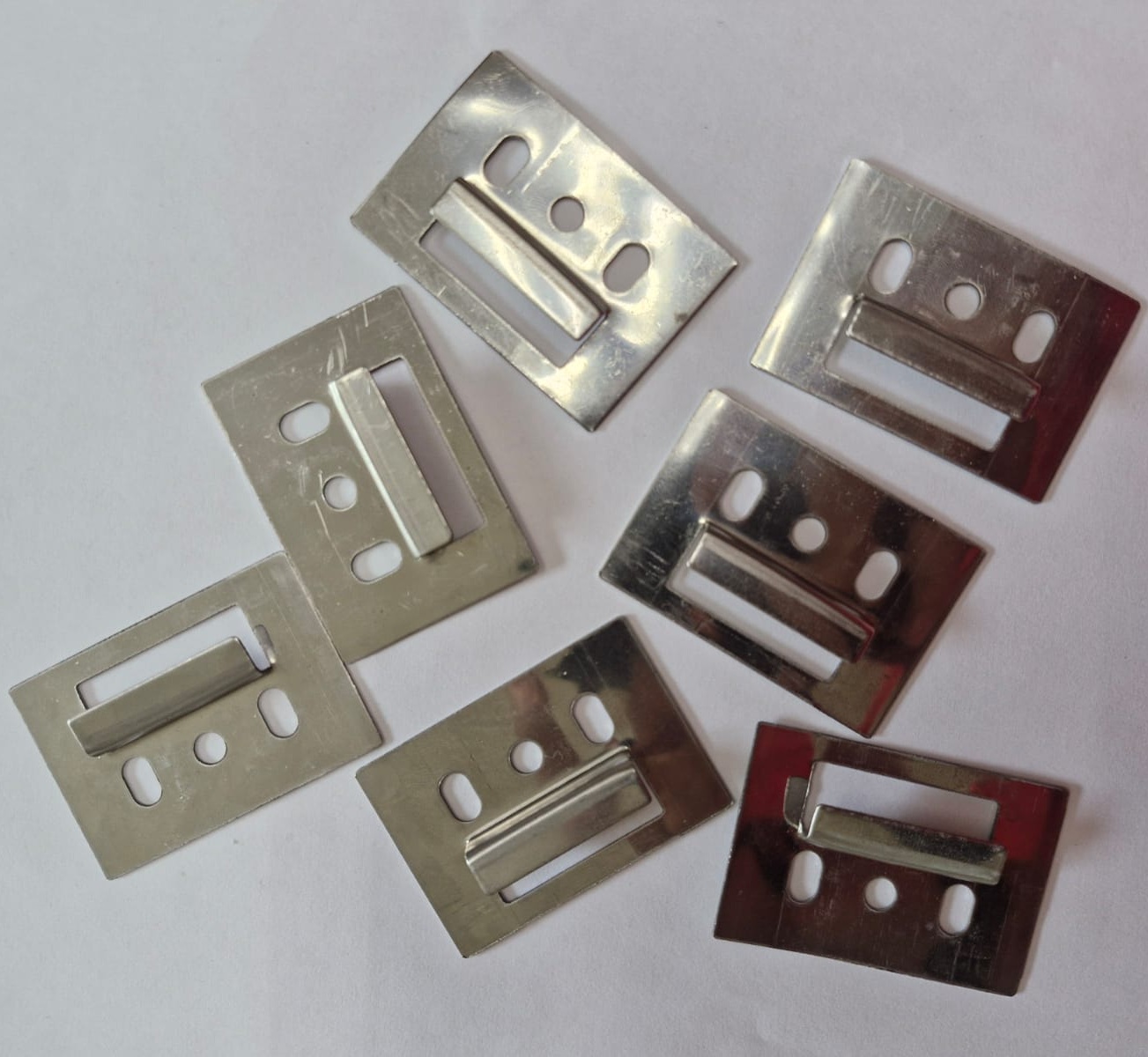 Soporte para instalación de WPC Exterior - SKU CLIP-A